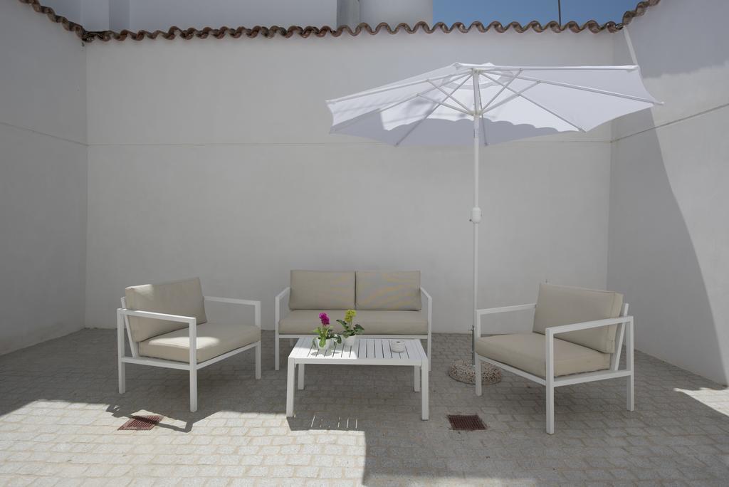 Hostal Emeritae Merida Exterior photo