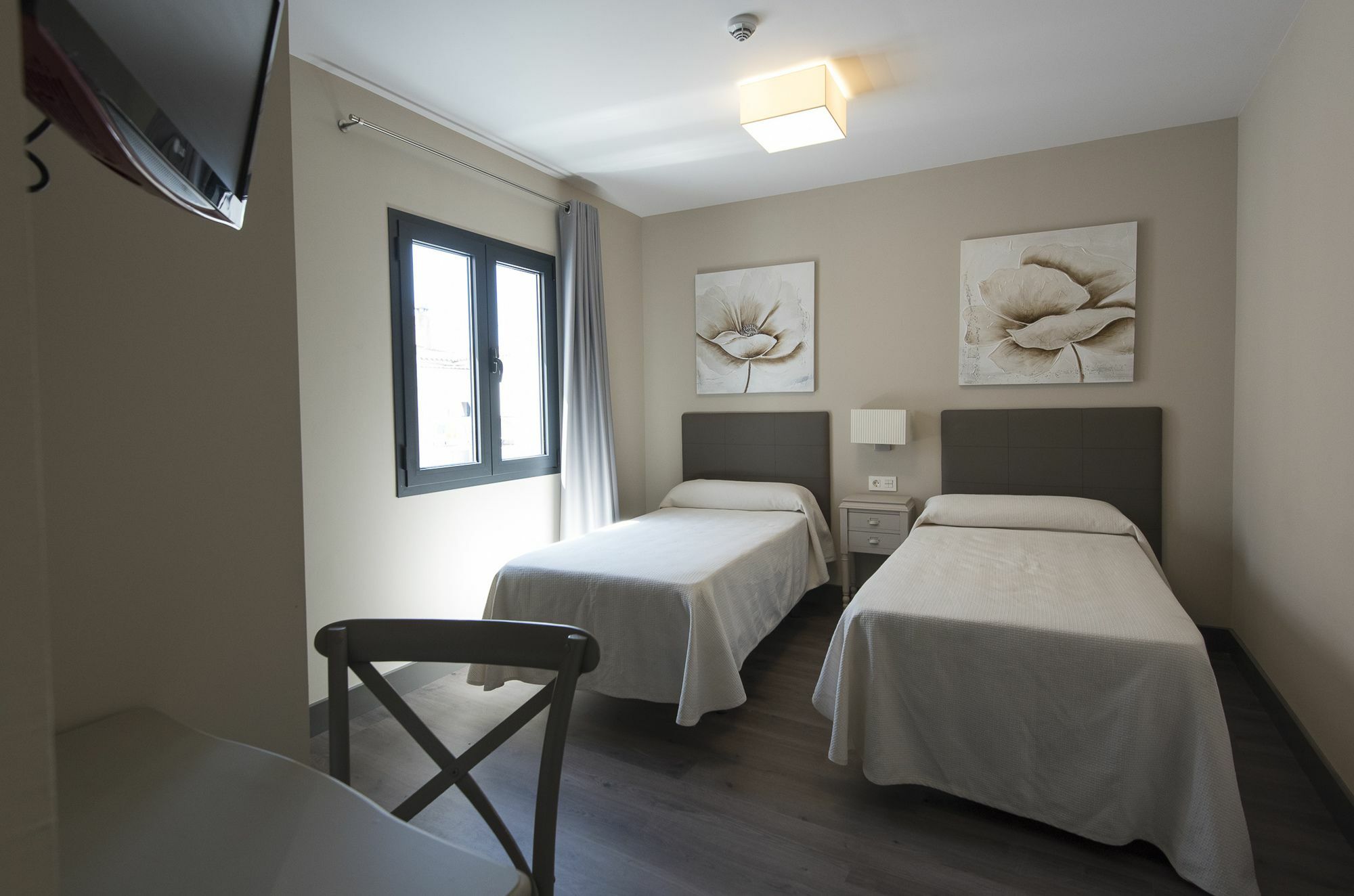 Hostal Emeritae Merida Exterior photo