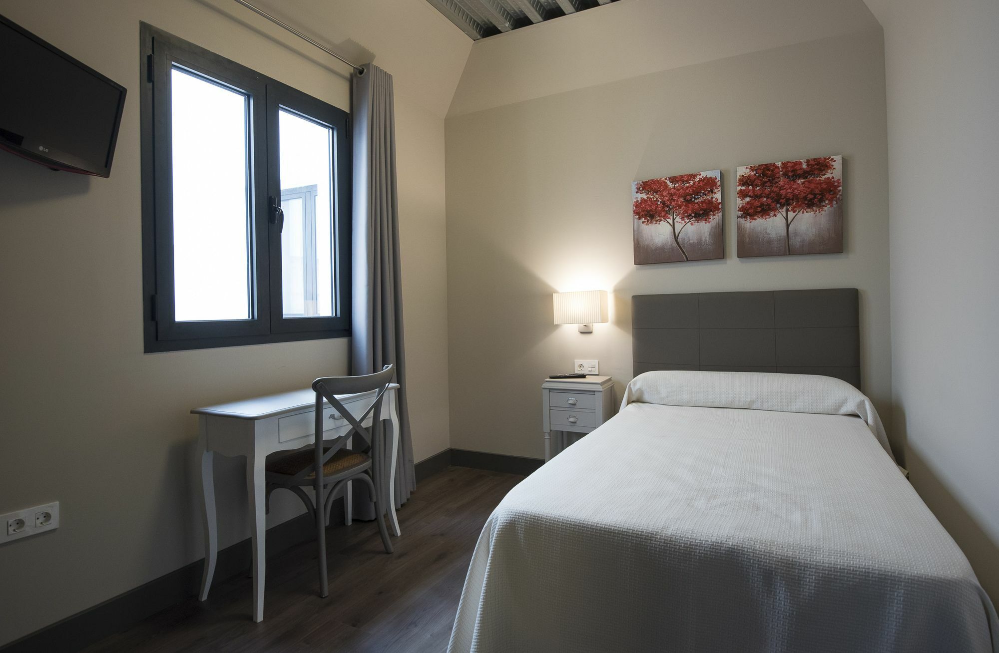 Hostal Emeritae Merida Exterior photo